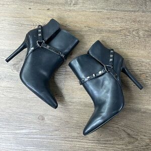 BCBGeneration Women’s Timoh Studded Pointed Toe Black Heeled Booties, size 7.5